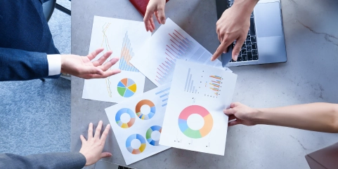 分析している画像