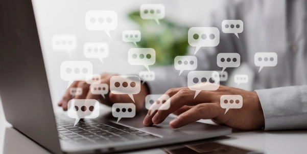 チャットを行っている画像